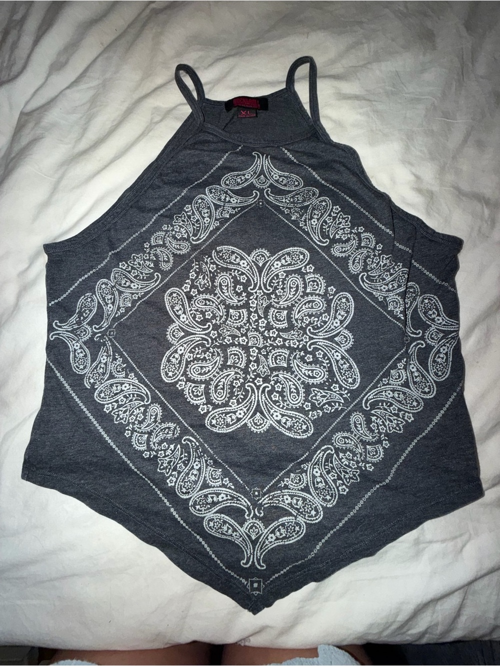 Paisley Print Handkerchief-Hem Muscle Tee in Dark Gray